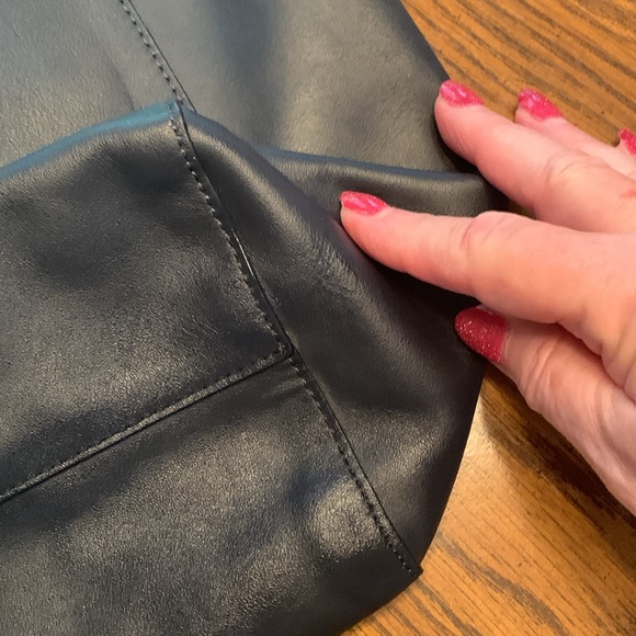 J. Crew Leather Tote with Zip Wallet, Navy. YELLOW detachable cord on wa… - Picture 15 of 16